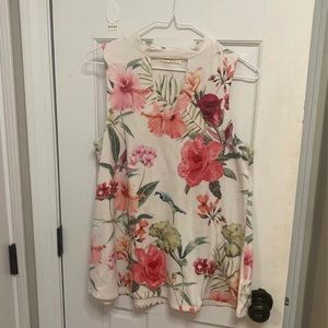 Hibiscus top with keyhole detail